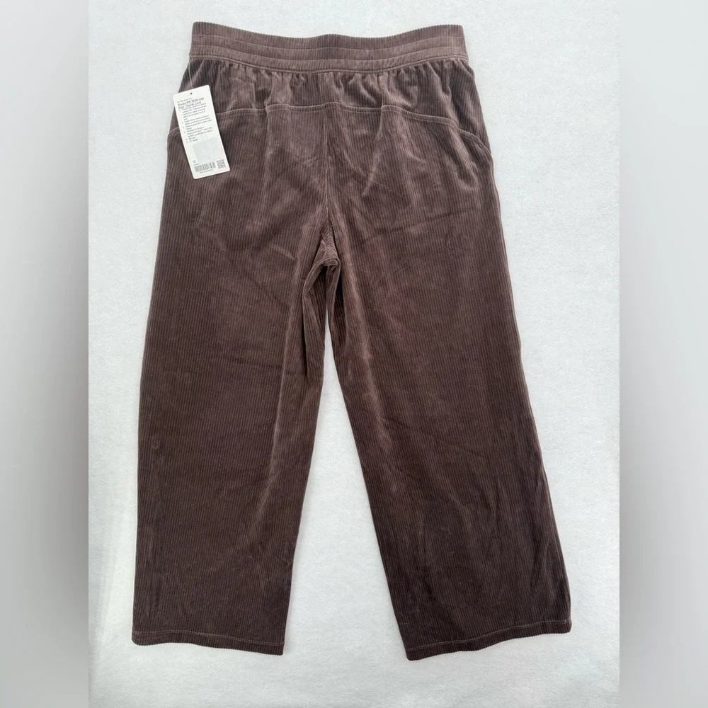 NWT Lululemon Scuba Mid-Rise Wide-Leg Pant *Velvet Cord Espresso Size 12‎